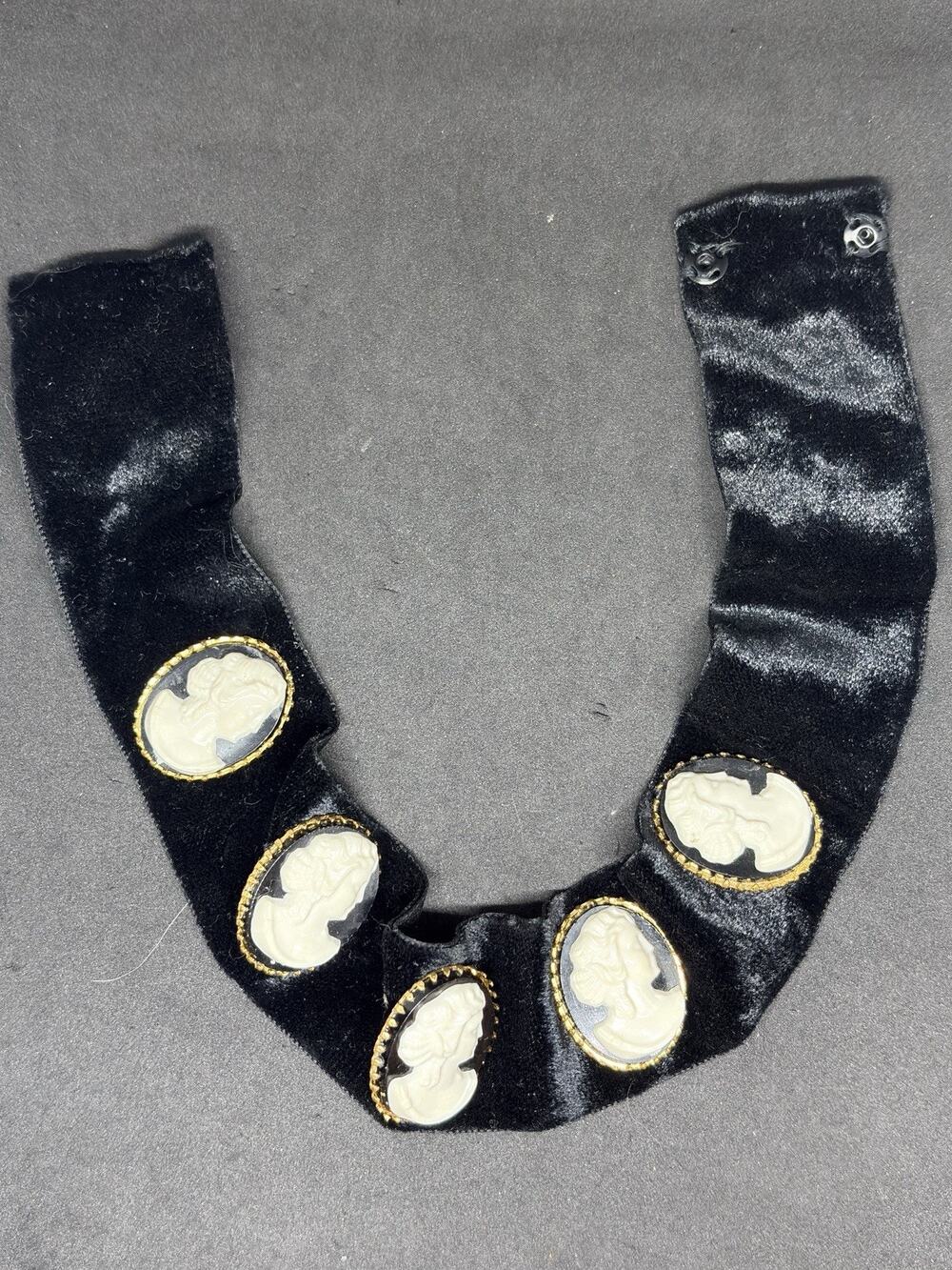 Vintage Costume Black Modeled Cameo Velvet Choker Necklace 14”
